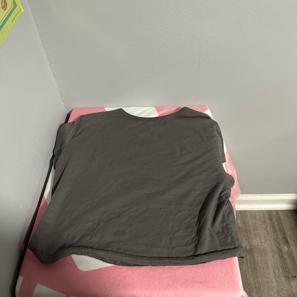 BUNDLE OF CUTE SHIRTS - Picture 6 of 12